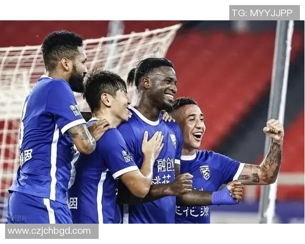 纽约公牛与芝加哥火焰的激烈对决引发球迷热议与期待 纽约公牛与芝加哥火焰的激烈对决引发球迷热议与期待