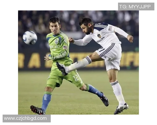 西雅图与波特兰激战正酣球迷热情高涨期待精彩对决 西雅图与波特兰激战正酣球迷热情高涨期待精彩对决