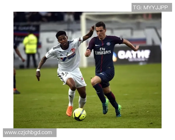 亚眠队与红星93队的精彩对决揭示了足球战术与团队合作的重要性 亚眠队与红星93队的精彩对决揭示了足球战术与团队合作的重要性