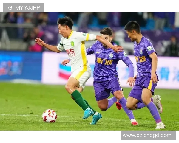 中超激战富力迎战国安争夺季后赛席位全力以赴展现球队实力