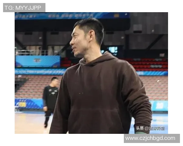 张庆鹏:从篮球场上的拼搏者到人生舞台上的励志典范 张庆鹏:从篮球场上的拼搏者到人生舞台上的励志典范