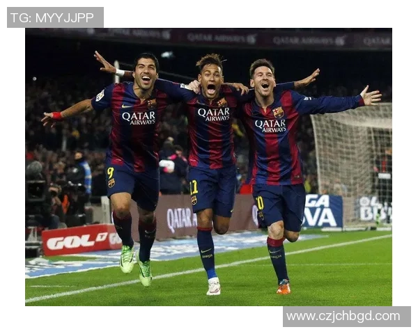 隆迪那与柏拉拿的精彩对决揭示了足球战术与团队协作的完美结合 隆迪那与柏拉拿的精彩对决揭示了足球战术与团队协作的完美结合