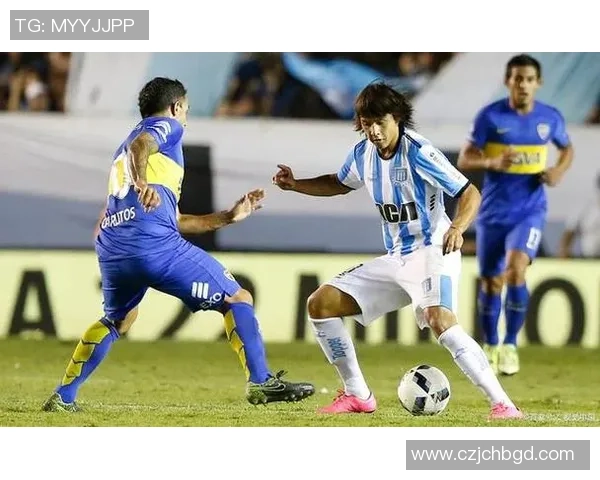 博卡青年迎战拉普大学争夺南美足球赛场的荣耀与胜利