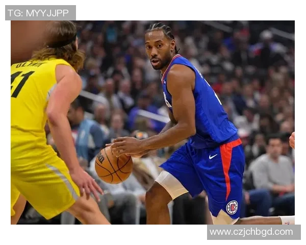 骑士逆转快船以115比113获胜展现惊人韧性与团队合作精神